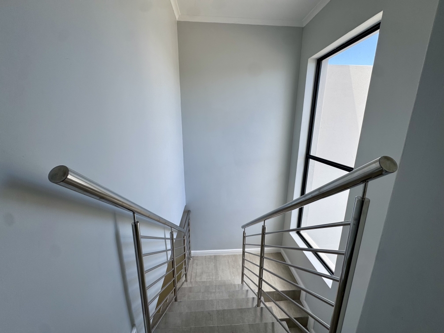 4 Bedroom Property for Sale in Sandown Western Cape